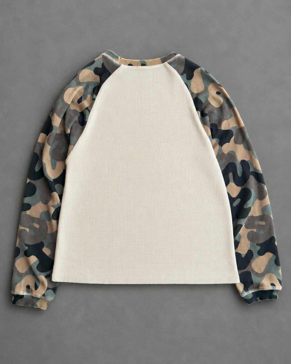 Camo L/S Thermal Shirt - Red Letters