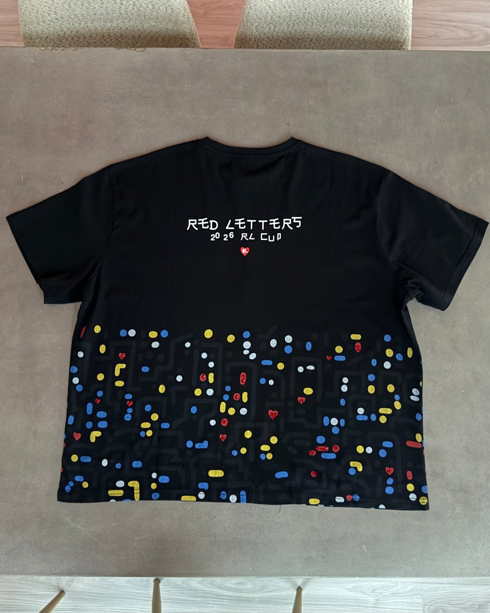 Favelas Tee - Red Letters